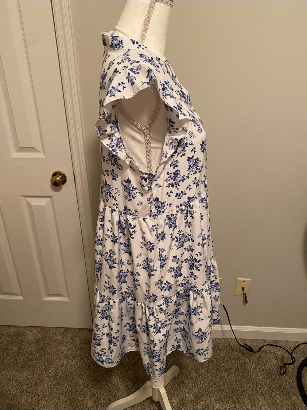White Dress with Blue Floral Print SHEIN Size Large - Picture 3 of 6